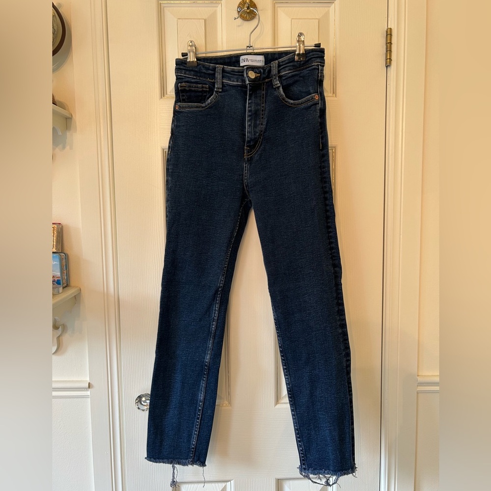 Zara Dark Blue/Indigo Denim Skinny/Straight Jeans with Frayed Cut